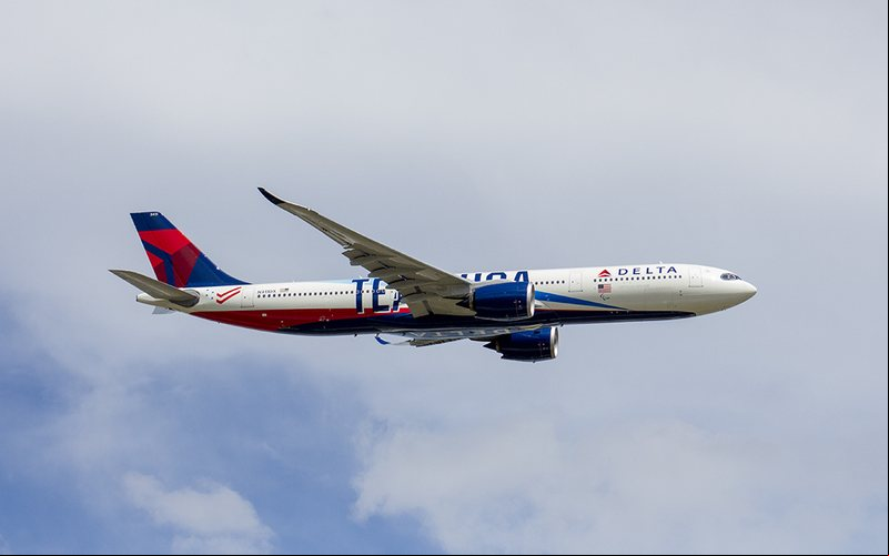 Airbus A330-900 ficou em exposição estática e mais de 4.000 pessoas visitaram o interior - Taylor Peeff/AERO Magazine