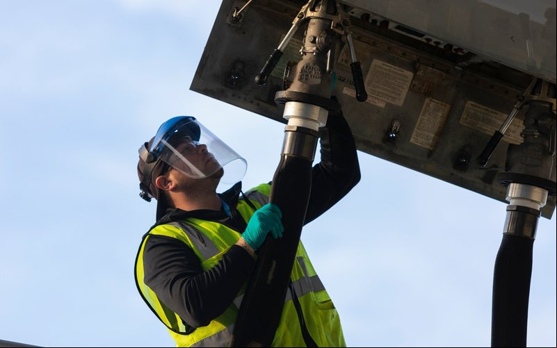 O SAF não misturado pode reduzir as emissões de carbono em até 85% - Boeing/Divulgação
