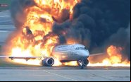 A aeronave havia sido atingida por um raio após decolar de um aeroporto de Moscou - Reprodução/Redes Sociais