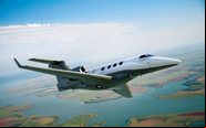 Phenom 300 se tornou o principal avião de negócios da Embraer e recebeu uma série de melhorias nos últimos anos - Divulgação
