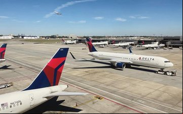 O aeroporto Hartsfield-Jackson é o principal gerador de empregos de Atlanta e o principal centro de operações da Delta Air Lines - ATL Airport