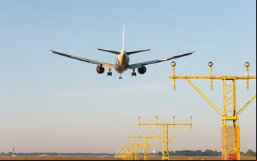 O principal alvo das reduções é o aeroporto internacional de Schiphol, o principal do país - Divulgação
