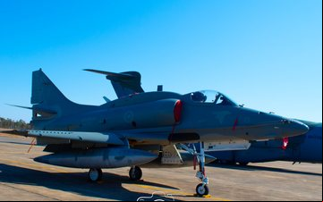 Imagem Marinha do Brasil recebe mais um caça naval modernizado