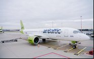 airBaltic opera uma frota formada apenas pela maior variante do A220 - Reprodução/airBaltic
