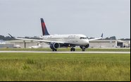 Aeronave poderá receber até 150 ageiros. Delta foi a primeira norte-americana a operá-lo. - Divulgação