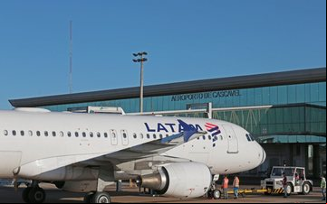 O volume de ageiros transportados pela Latam cresceu no mesmo percentual no período - Silvia Cristiane/Secom