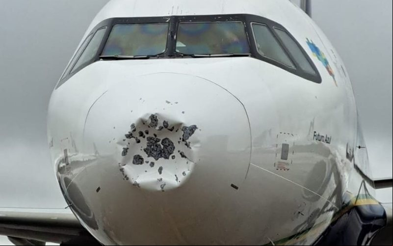 Airbus A320neo matrícula PR-YRB no aeroporto internacional Afonso Pena, na grande Curitiba - Reprodução/Redes sociais