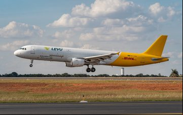 Primeiro Airbus A321 convertido para cargueiro da Levu e DHL pousou no aeroporto de Viracopos nesta semana - Guilherme Ramos / Divulgação DHL