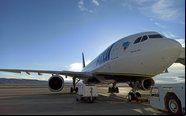 Parceria inclui anúncios em aeronaves, mídias digitais e revista de bordo - Divulgação