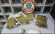 No aeroporto do Recife, uma mulher foi presa com cerca de dois quilos de drogas - Polícia Federal/Divulgação