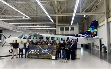 Azul e Textron celebram marca do Grand Caravan - Divulgação