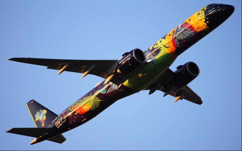 Companhia possui dezoito Embraer 195-E2 em sua frota - Luís Neves