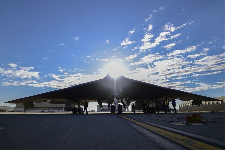 B-2A, juntamente com o B-52H e o B-1B Lancer compõe a tríplice dos bombardeiros norte-americanos - Northrop Grumman