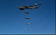 Bombardeiro B-52 Stratofortrees ainda é o punho de aço da força aérea dos EUA - Otan