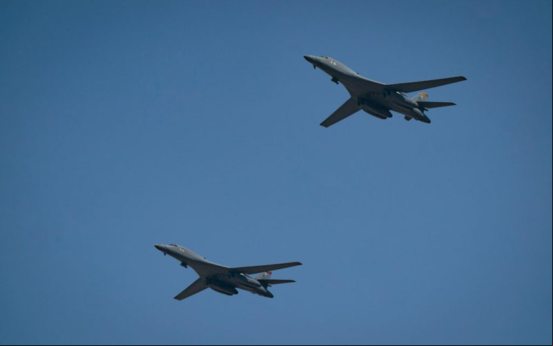 Bombardeiros B-1B Lancer têm como principal característica o voo supersônico - USAF /Sgt. Richard P. Ebensberger