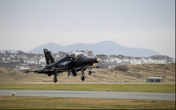 Jato inglês é utilizado pela esquadrilha de demonstração Red Arrows - RAF