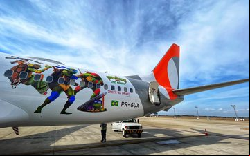 A aeronave de matrícula PR-GUX recebeu adesivação externa e interna - BH Airport/Divulgação