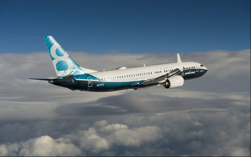Avioes arrendados são da versão -8 - Boeing