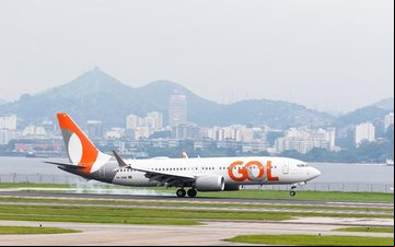 Todos os pilotos que operam no Santos Dumont estarão aptos para o novo procedimento até maio - Gol/Divulgação