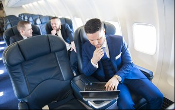 Demanda em alta, falta de pilotos, frota reduzida e alta no preço dos combustíveis pressionam preço das agens no mundo - Ryanair