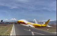 Boeing 757 cargueiro teve problemas hidráulicos após decolar e retornou em emergência - Via Redes Sociais