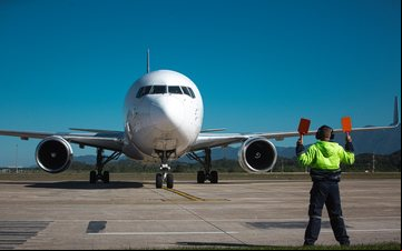 O Boeing 767F (foto) terá sua produção encerrada em 2026 - Felipe Carneiro
