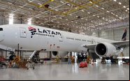 Troca do conjunto do trem de pouso do Boeing 777 ocorre a cada 10 anos - Divulgação