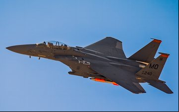 Imagem Caça dos EUA lança bomba com capacidade nuclear durante teste