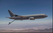 Aeronave dispõe de modernos recursos para o rebastecimento em voo de outras aeronaves - Boeing