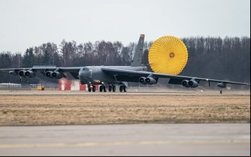 Bombardeiros B-52H já realizaram diversos voos pela Europa junto com aliados - Ministério da Defesa da República Tcheca