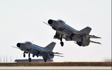 Caça J-7 é totalmente baseado no soviético MiG-21 - Via PLAAF