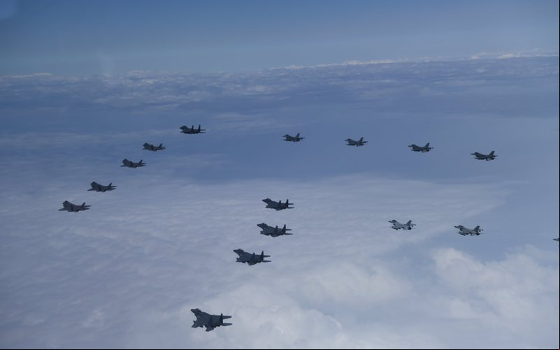 Caças sul-coreanos de quinta-geração F-35A  foram a ponta de lança da formação - Ministério da Defesa da Coreia do Sul