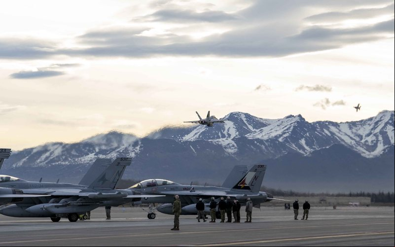 Caças EA-18G Growler são uma a variante do Boeing F/A-18E/F Super Hornet - Departamento de Defesa dos EUA