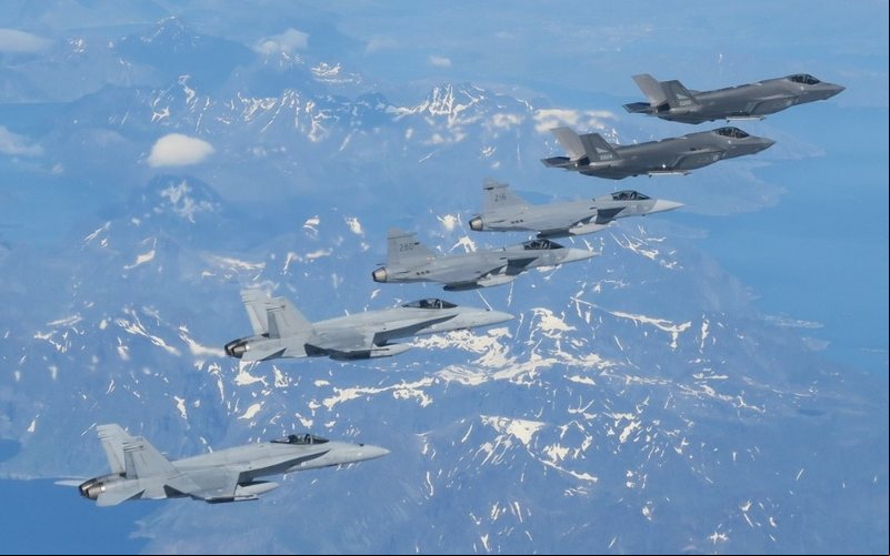 Treinamento aéreo proporcionou o voo de diferentes modelos de aeronaves - OTAN