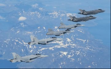 Treinamento aéreo proporcionou o voo de diferentes modelos de aeronaves - OTAN