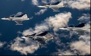 O lote inicial, assinado em 2014, terá quatro Gripen acrescidos elevando de 36 para 40 unidades - Saab