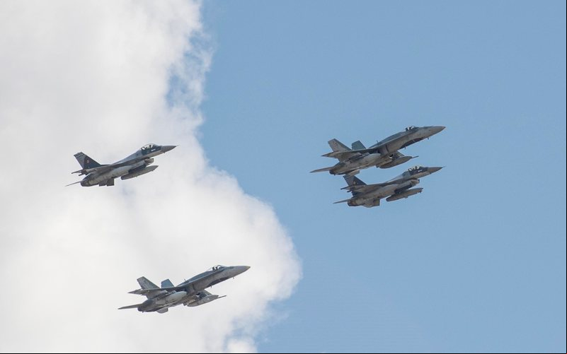 Missões conjuntas da Otan proporcionam a integração e operação de diferentes modelos de aeronaves e doutrinas - OTAN