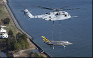 Novo helicóptero está em certificação para operações de transporte pesado - Marinha dos EUA/ Kyra Helwick