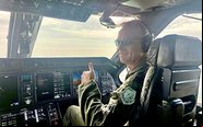 Dennis Luyt comparou qualidades de voo do C-390 com o caça F-16 - Comandante Dennis Luyt