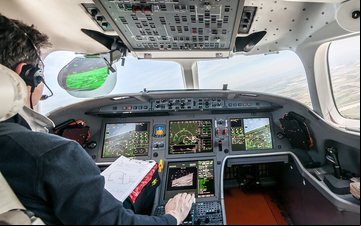 Aviões comerciais e de negócios de grande porte poderão ser certificados no futuro para voos com um único piloto - Dassault Falcon