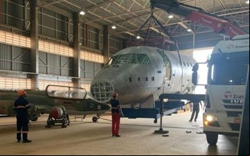 A fuselagem foi doada pelo fabricante brasileiro - EESC-USP