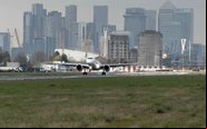 O terminal da capital britânica exige certificações específicas para pousos devido à aproximação íngreme - Helvetic Airways/Instagram