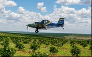Biocombustível feito a partir do milho também é utilizado na aviação agrícola - Embraer