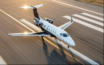 A série Phenom 300 é a aeronave leve mais vendida do mundo por 11 anos consecutivos - Embraer/Divulgação
