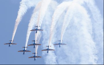 A Esquadrilha da Fumaça será uma das atrações do Domingo Aéreo paulistano - Rodrigo Cozzato