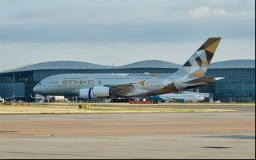 Airbus A380 no aeroporto de Heathrow, em Londres - Divulgação