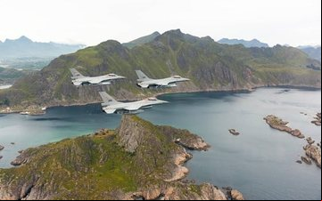 Romênia já opera algumas unidades do caça F-16A - Forças Armadas da Noruega