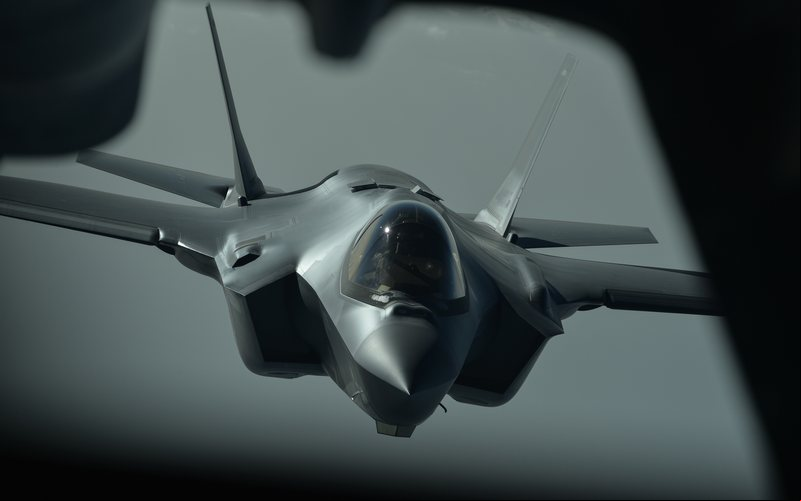 Caças e demais aviões militares podem ser rastreados por aplicativos quando acionam o sistema ADS-B - USAF
