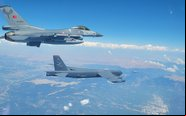 Treino possibilita o intercâmbio entre diferentes pilotos de várias forças aéreas - OTAN