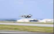 Os Estados Unidos operam aeronaves militares na base aérea de Kadena, no Japão - USAF